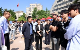 我校与淮北市总工会联合举办“才聚皖北・智汇淮师”专场招聘活动